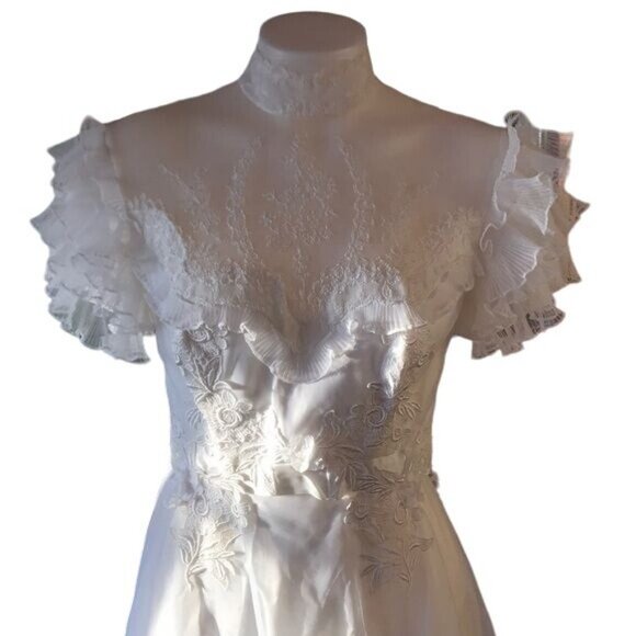 Vintage Handmade White Lace Wedding Dress 1985 Ruffles Cottage Core 4/6 - Picture 6 of 16